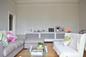 Beautiful Victorian 2 Bedroom Apartment in London Putney